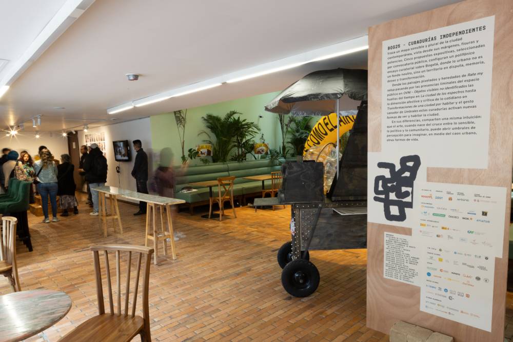 Exposición OVNI – Objetos Visibles No Identificados