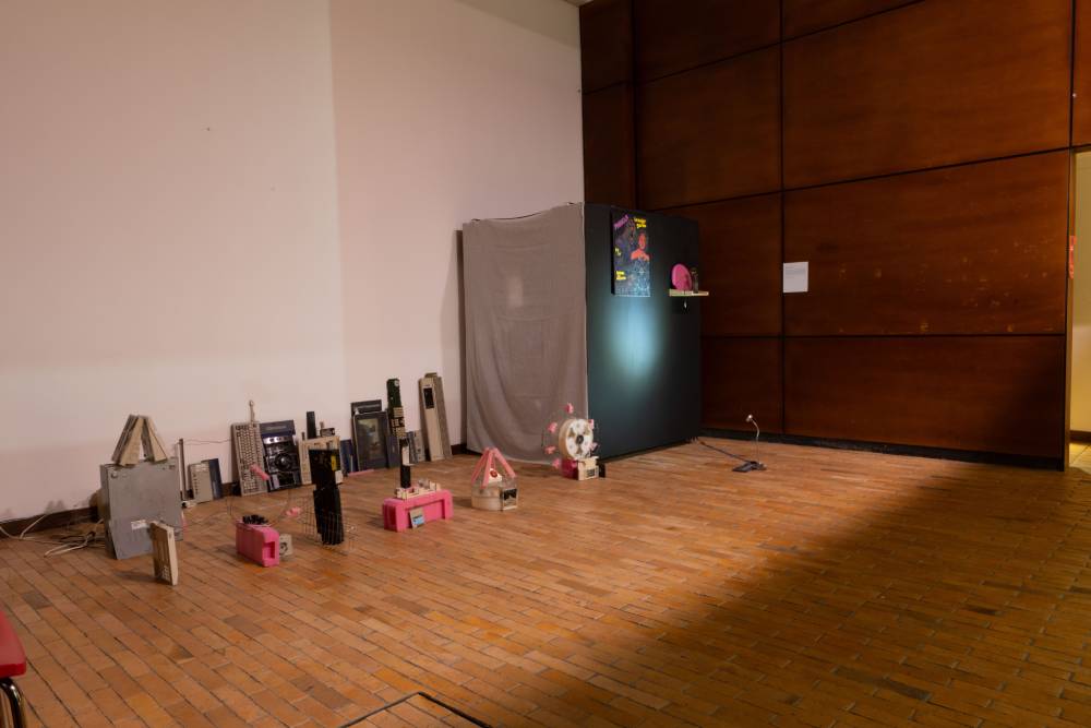 Exposición OVNI – Objetos Visibles No Identificados