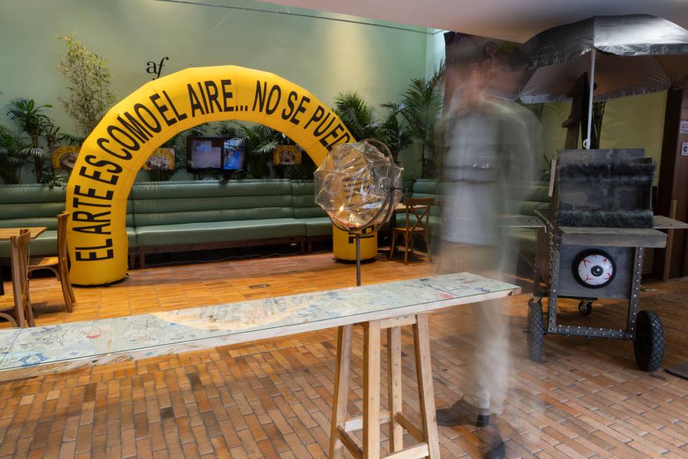 Exposición OVNI – Objetos Visibles No Identificados